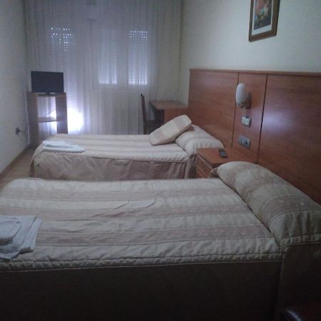Hotel 2 De Mayo 2 Шинсо-де-Лімія Екстер'єр фото