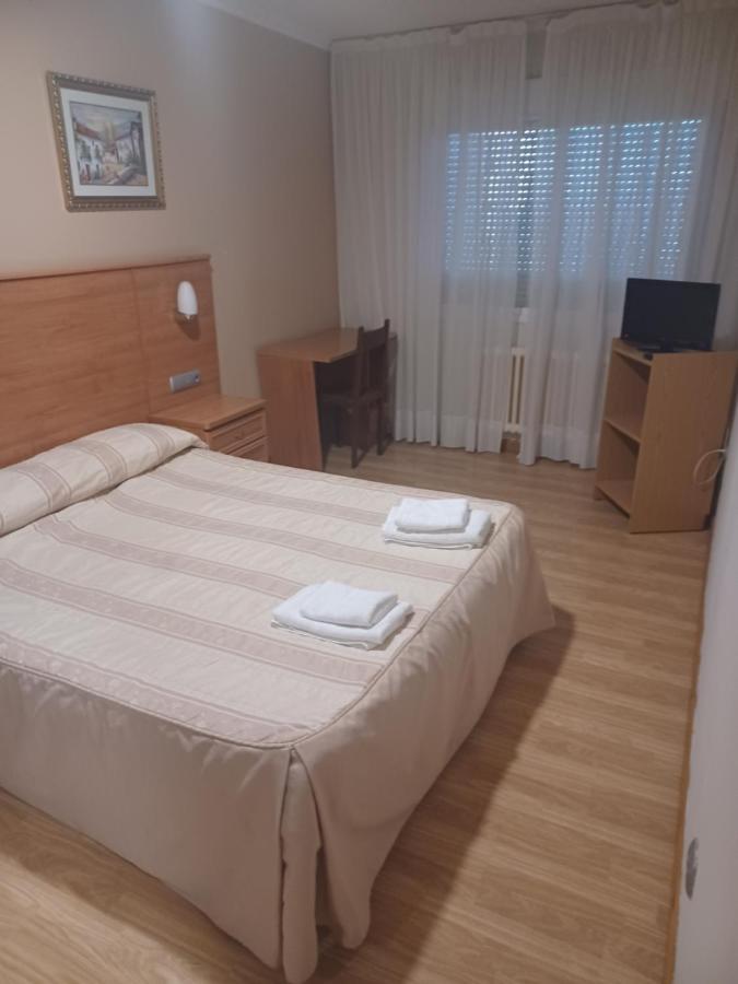 Hotel 2 De Mayo 2 Шинсо-де-Лімія Екстер'єр фото