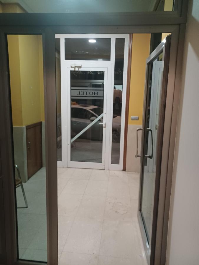 Hotel 2 De Mayo 2 Шинсо-де-Лімія Екстер'єр фото
